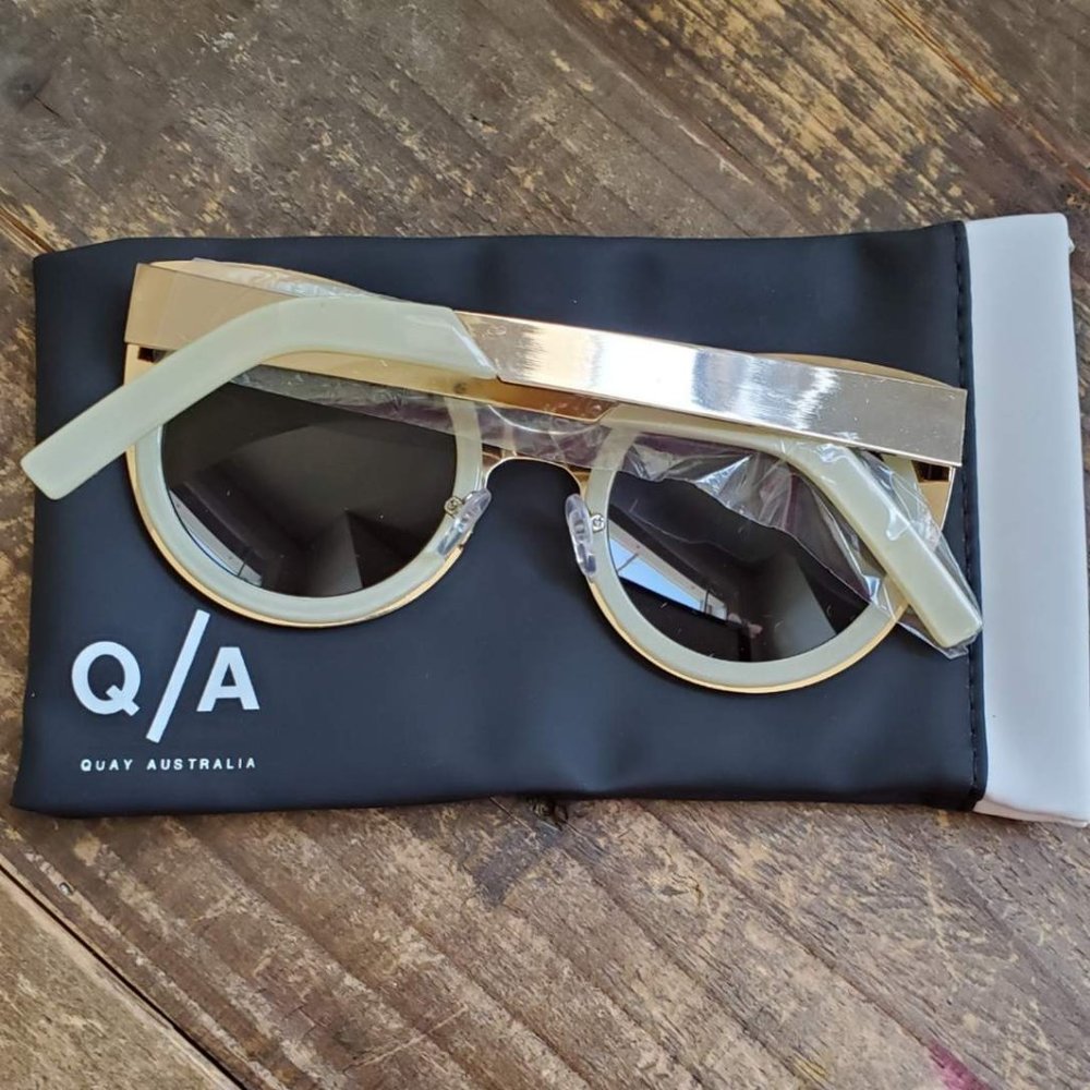 Quay Let's Dance Sunglasses in Gold NWT! - Picture 2 of 5
